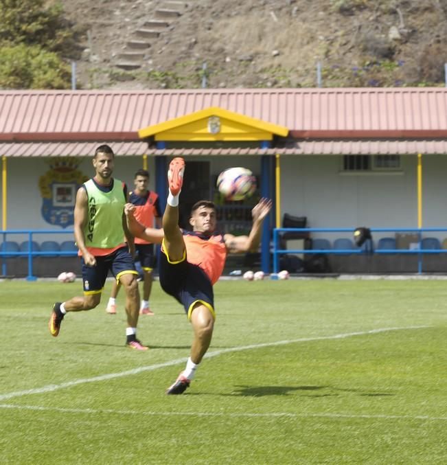 ENTRENAMIENTO DE LA UD LAS PALMAS Y ENTREVISTGA ...