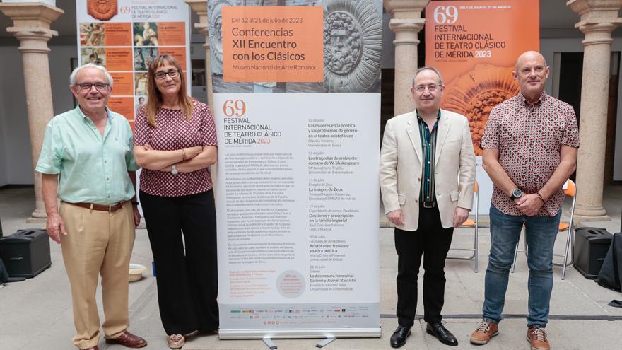 El papel de la mujer, en las conferencias del Clásico, en Mérida