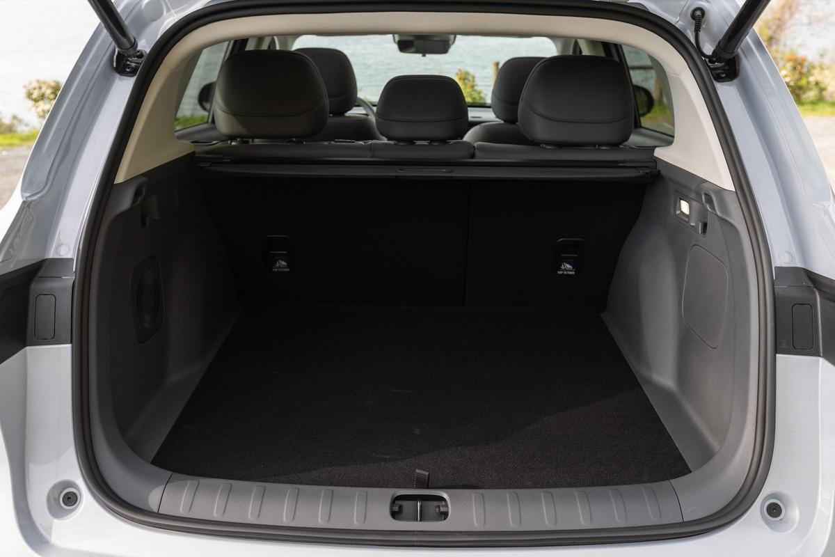 Este B10 REEV Hybrid mantiene las mismas dimensiones que la versión eléctrica