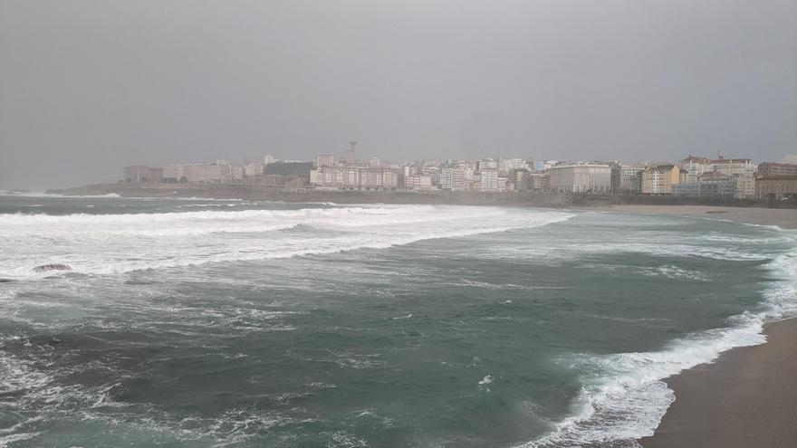 Tras &#039;Ciarán&#039;, &#039;Domingos&#039; marcará un fin de semana lluvioso, frío, con nieve, viento intenso y fuerte oleaje en A Coruña