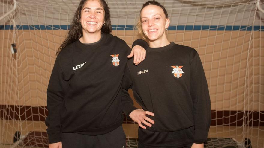 Carmen Pérez y María Gómez, las jugadoras del Amarelle que bajaron al ‘barro’: «Volví a disfrutar como cuando era pequeña»