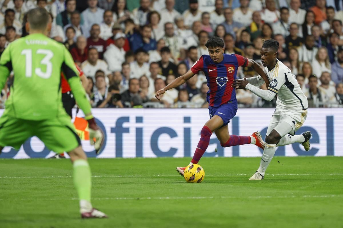 Real Madrid - FC Barcelona. Real Madrid - FC Barcelona.