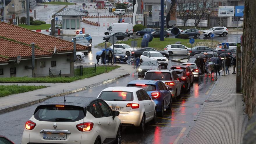 Atascos en el centro de Vigo en el día de la Inmaculada Concepción