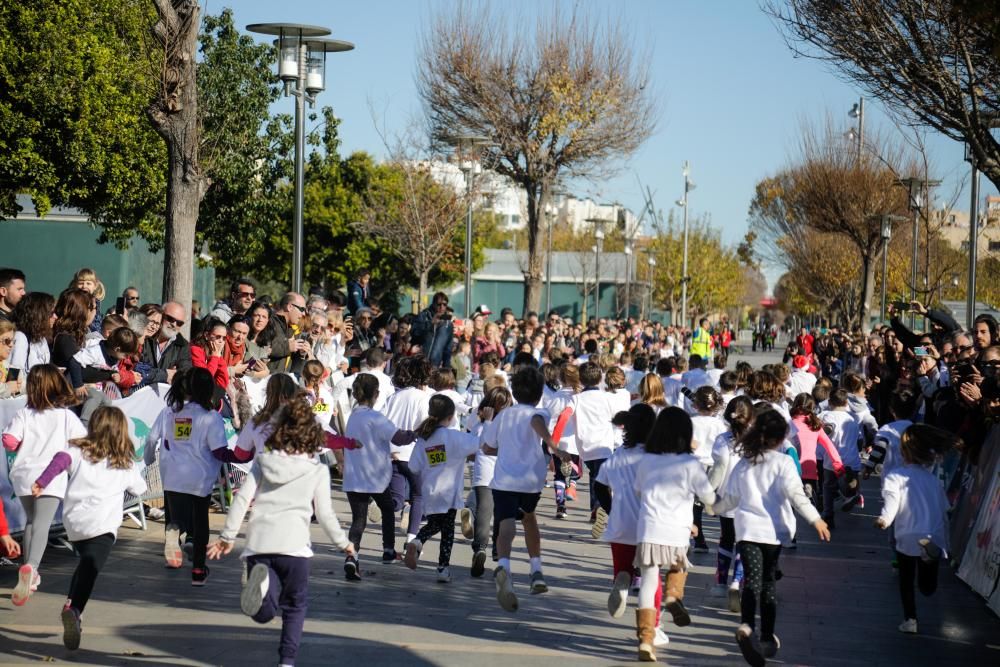 Mil niños y niñas participan en la carrera infantil de Reyes en Palma