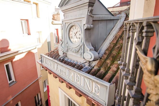 El reloj conservado de la Posada del Peine