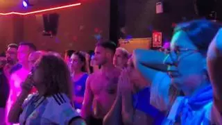 Entre cánticos, nervios y fe: así vivió la hinchada argentina el duelo ante España