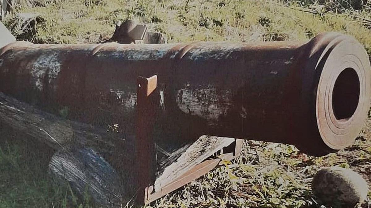 Cañón de un pecio de Rande recuperado en una finca de Marín.