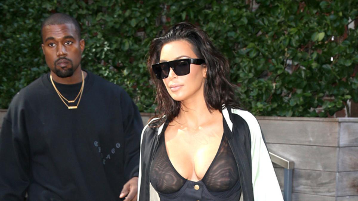 Kim Kardashian con chanclas 'fluffy'