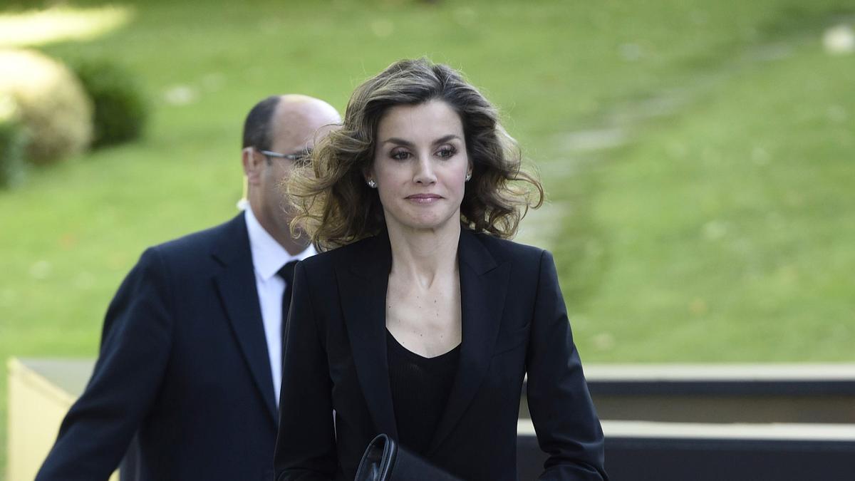 Letizia Ortiz: una mañana, dos looks y un bolso asturiano