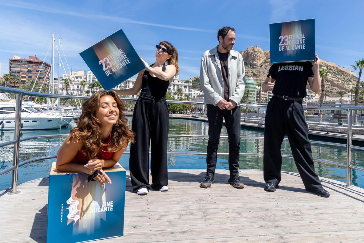 El elenco de la película, durante las fotos promocionales en el Festival de Cine de Alicante