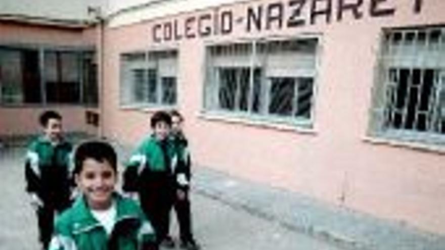 El Nazaret capta a sus alumnos en Mejostilla, donde abrirá en el 2006