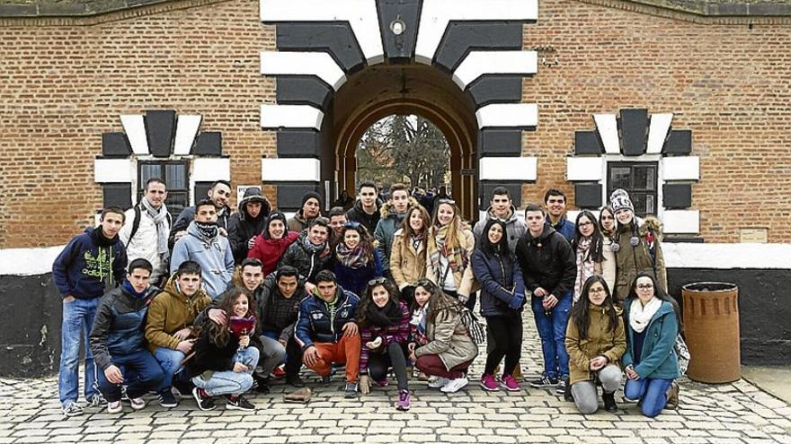 Un grupo de alumnos conoce el pasado y presente de Praga