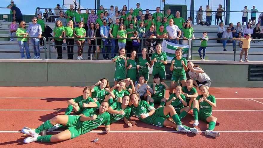Las selecciones cordobesas femeninas de fútbol firman un doblete de bronce