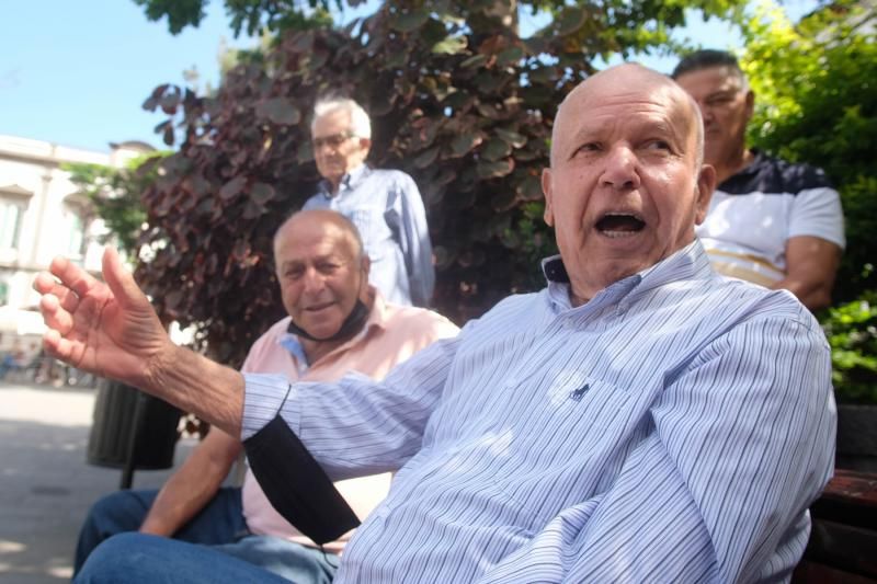 Los tres labrantes que remataron la última torre de la iglesia de Arucas