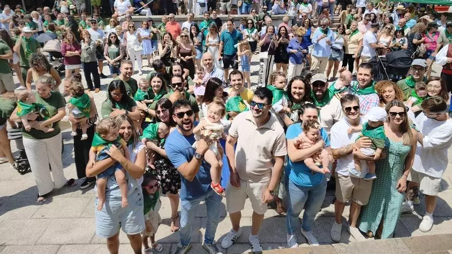 El Festival de la Sidra de Nava bautiza a una veintena de bebés llegados, incluso, desde Málaga: "Nos hace muchísima ilusión"