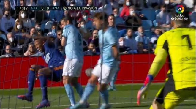 El primero de los penaltis del Celta al Madird