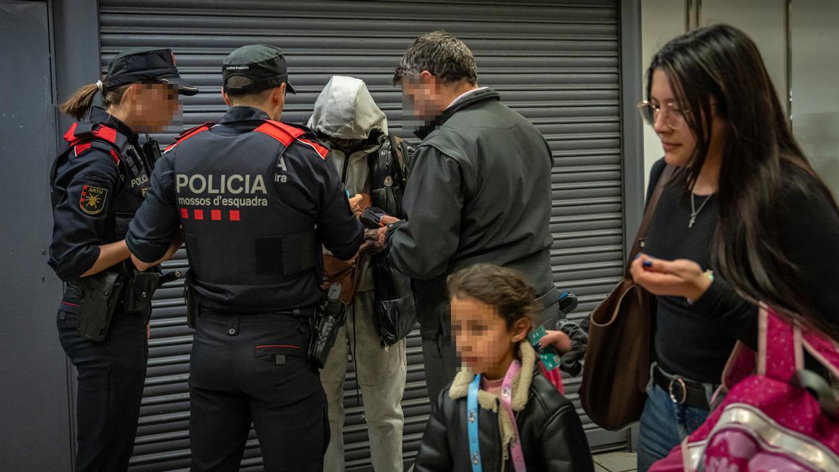 Mil agentes se despliegan en Barcelona, Badalona y LHospitalet en un macrodispositivo contra la multirreincidencia