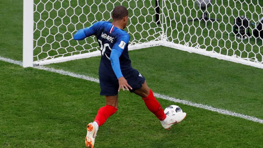 Mbappé classifica França per als vuitens i deixa Perú fora del Mundial