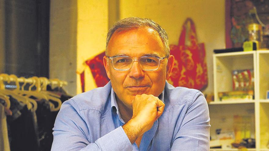 Carlos Mediano, Responsable de Estudios y Campañas de Medicusmundi en España: &quot;Nuestra salud depende de que la global sea buena&quot;