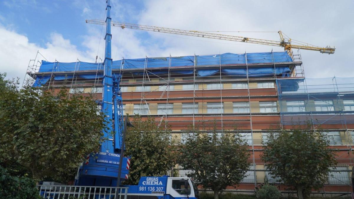 Se reanudan los trabajos de retirada del amianto en el IES de Zalaeta de A Coruña