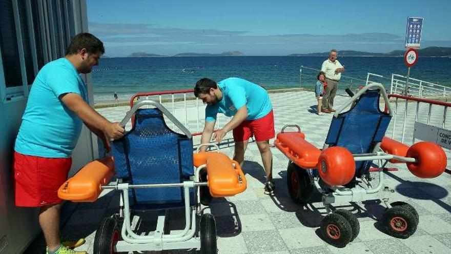 Samil cuenta con dos sillas anfibias este mes y agosto