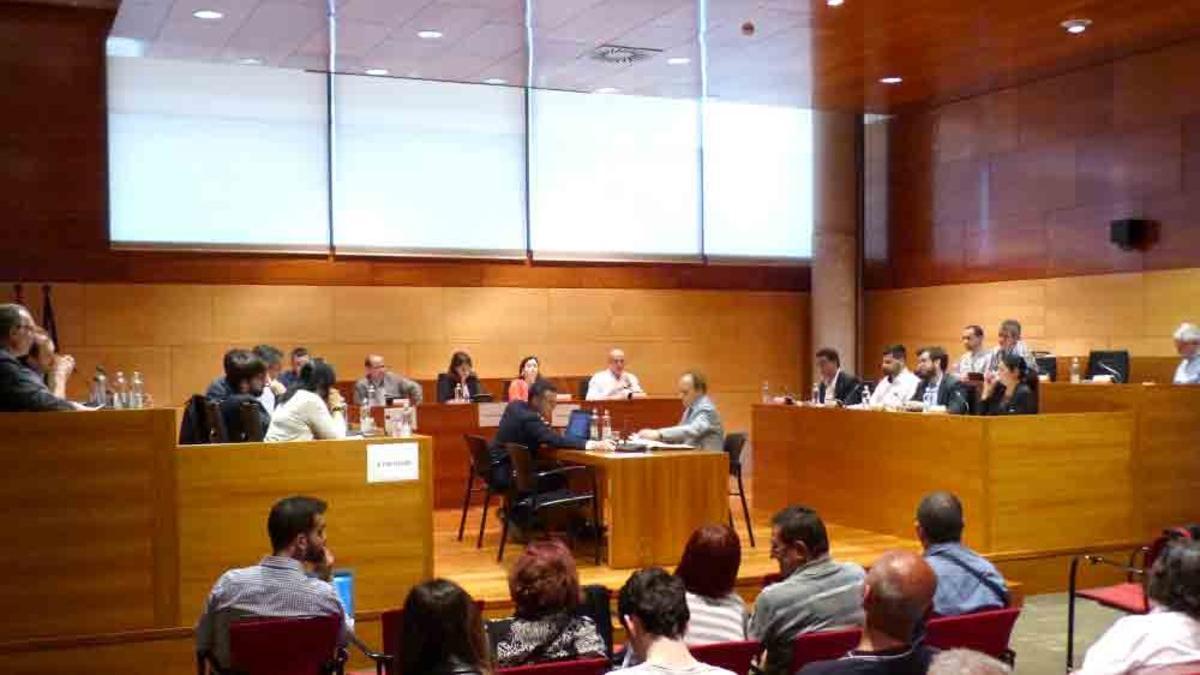 Imagen de un Pleno municipal en el Ayuntamiento de Gavà
