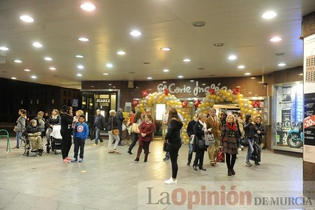 Encendido del árbol de Navidad en El Corte Inglés de Murcia