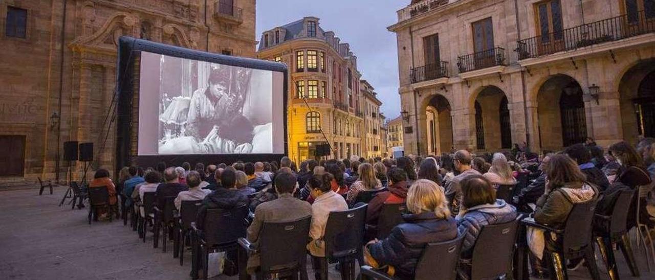 Una jornada de cine en la calle del verano de 2019 en la plaza del Ayuntamiento.