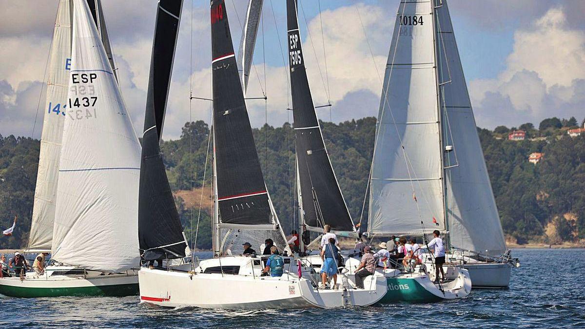 Los barcos, en el momento de la salida en Sada.