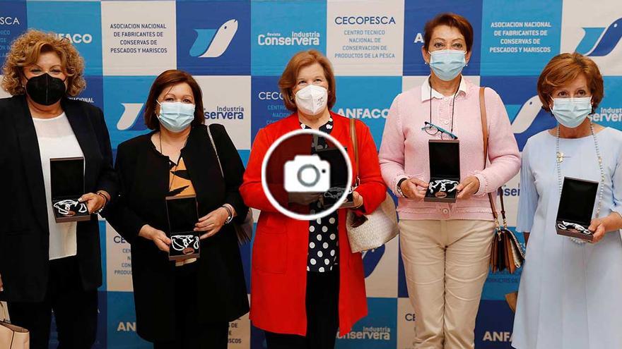 María del Carmen López, Rosa María Losada, Marisol Rivada, María Estrella y María José Carreño