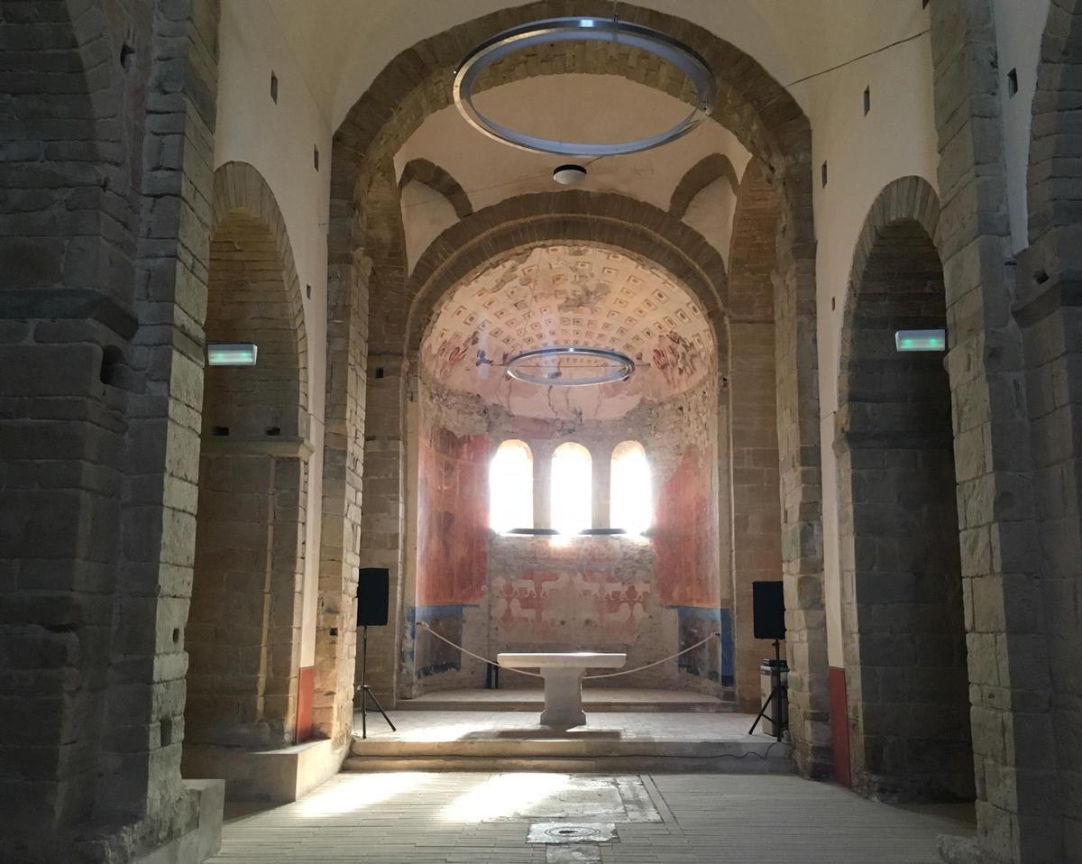 L'església del Monestir Sant Miquel de Cruïlles.