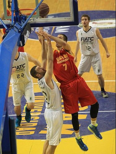 Partido entre el UCAM-Murcia y el Joventut de Badalona