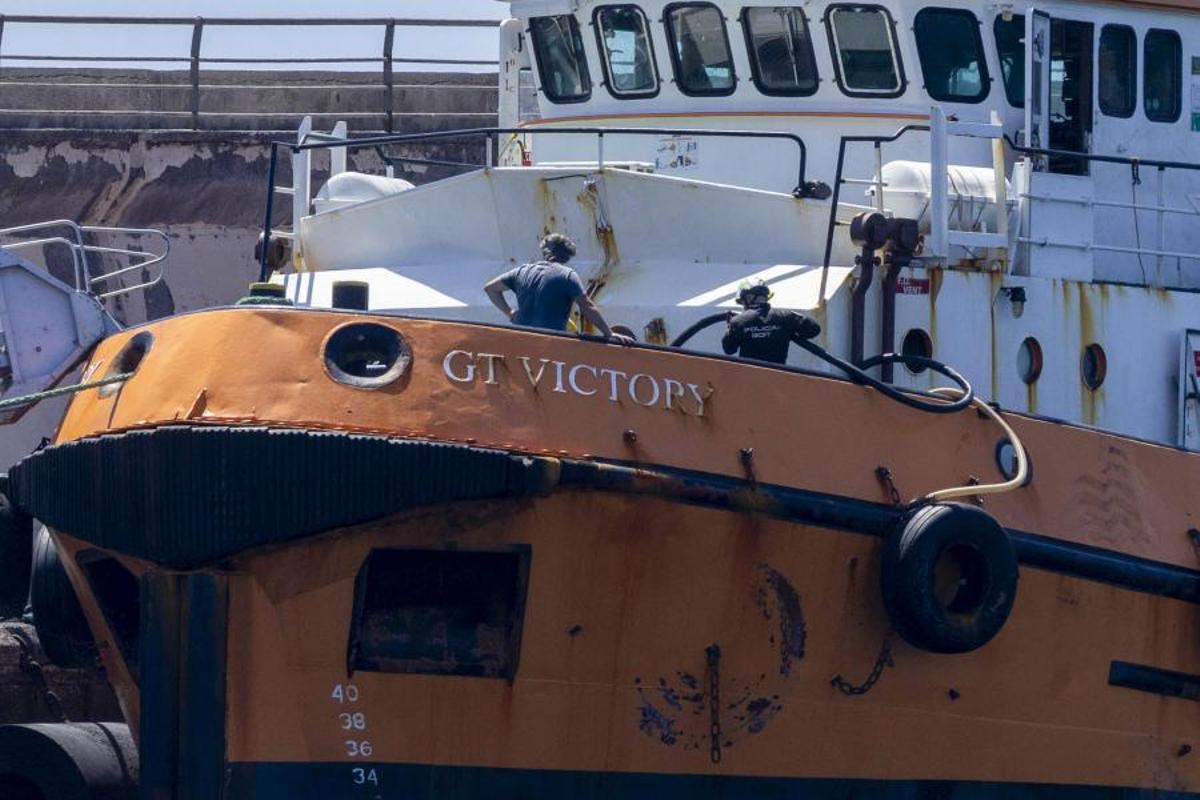 Un remolcador interceptado con droga en aguas de Canarias, atracado en el puerto de Santa Cruz de Tenerife Un remolcador interceptado con droga en aguas de Canarias, atracado en el puerto de Santa Cruz de Tenerife