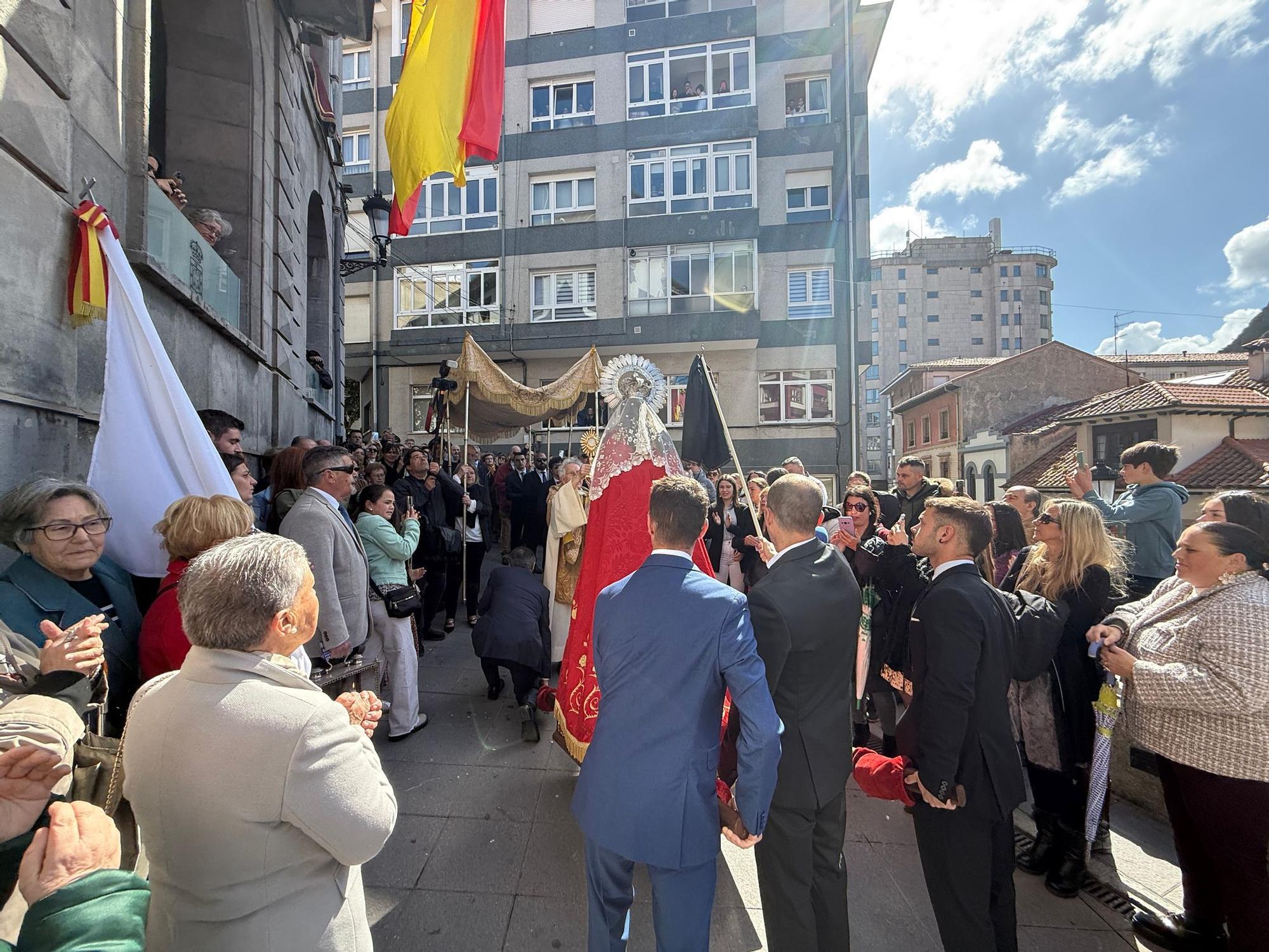 Así vivió Candas el cierre de su Semana Santa con la Procesion del Encuentro