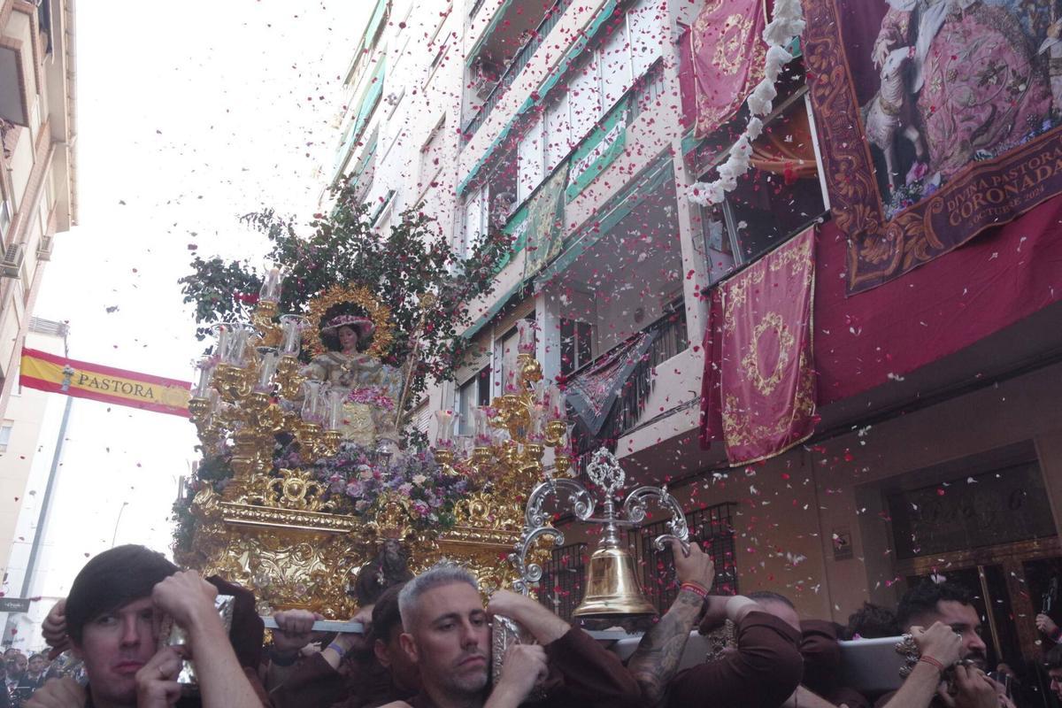 Procesión de la Divina Pastora por el barrio de Capuchinos