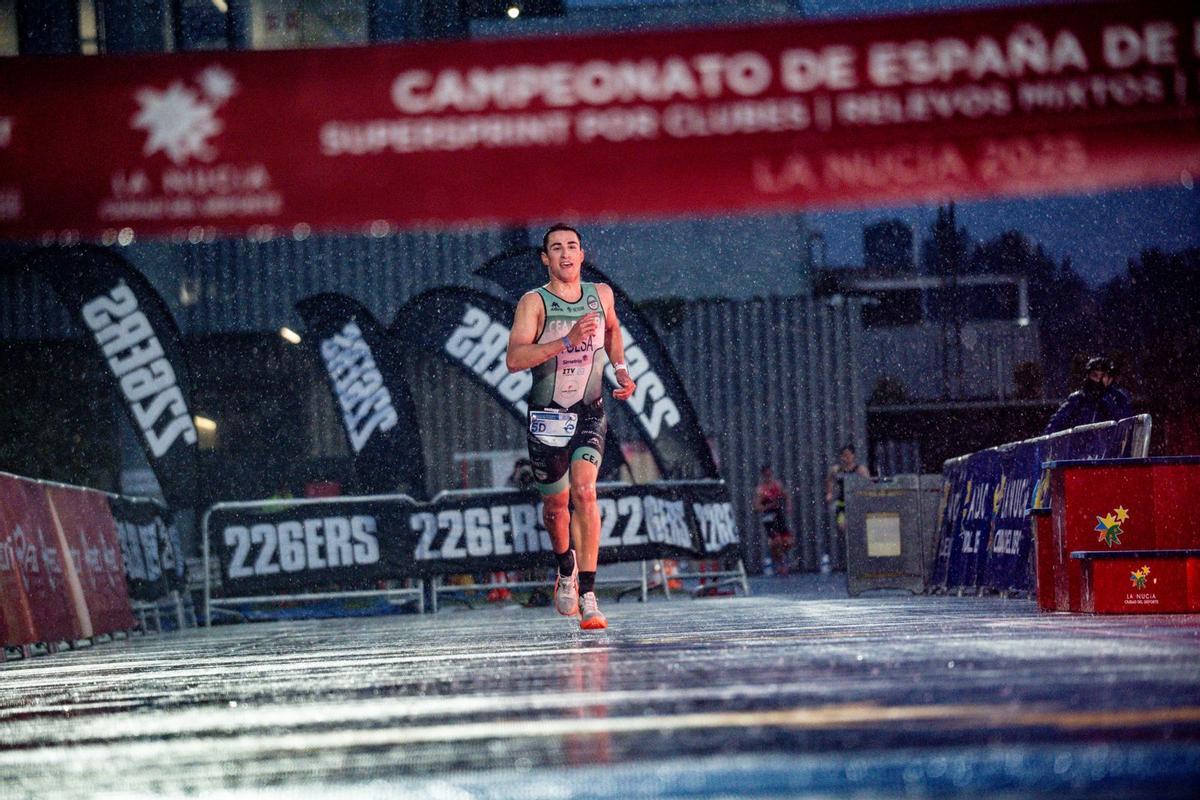En los tres Campeonatos de España de Duatlón Supersprint se realizaban tres sectores de competición: 2 kilómetros de carrera + 6 km. Bicicleta + 1 kilómetro de carrera.