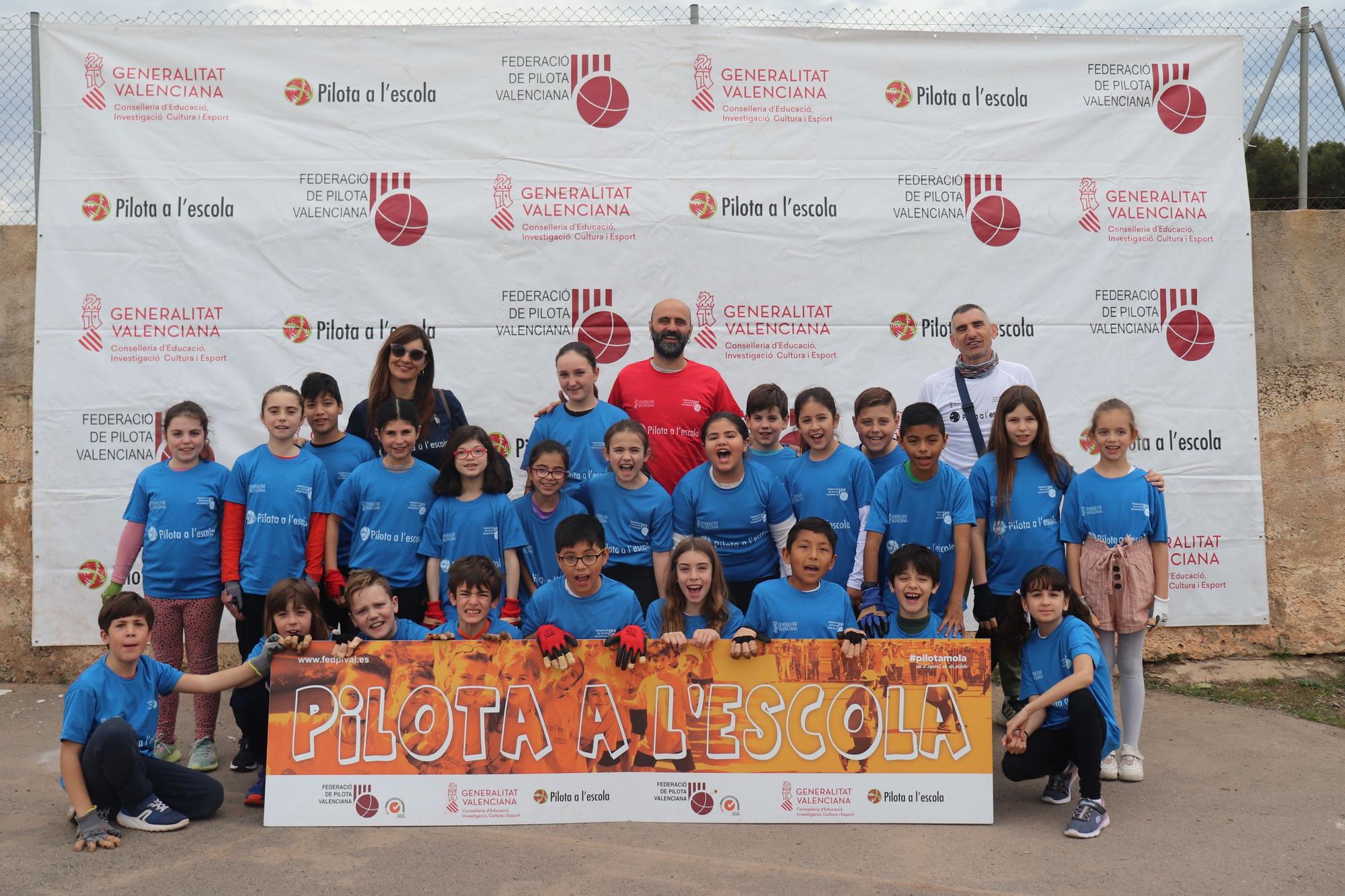 Alumnes del CEIP Sant Vicent Ferrer de Faura.JPG