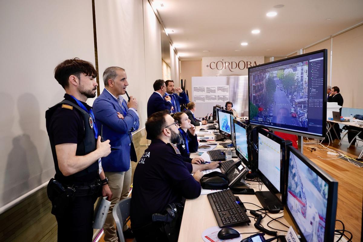 Dispositivo de seguridad para la Semana Santa de Córdoba 2026, con varias cámaras y sistemas de seguimiento.