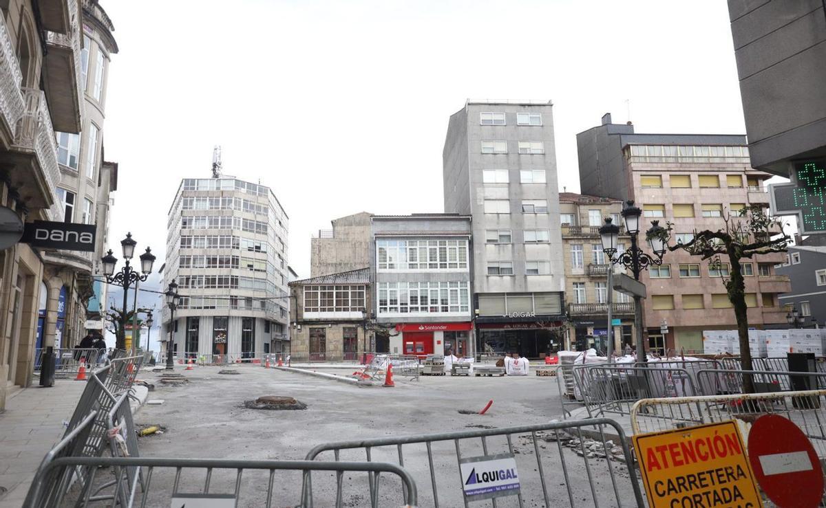 La vía previa a la aplicación de la capa de rodadura.  |