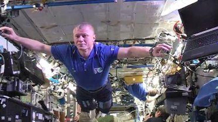 Primer ‘mannequin challenge’ en el espacio