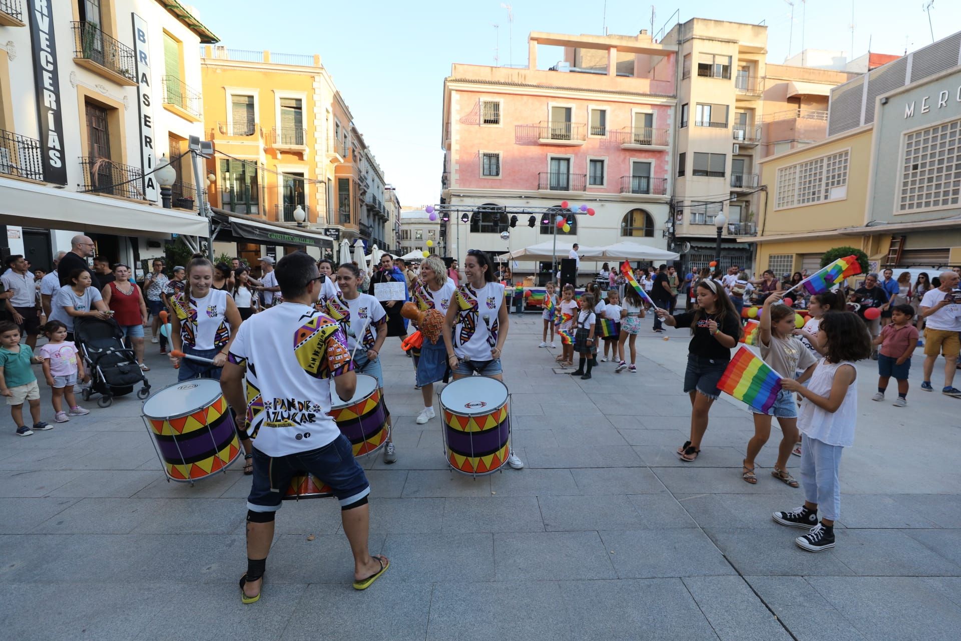 Orgullo Elche: carrera de tacones en Elche