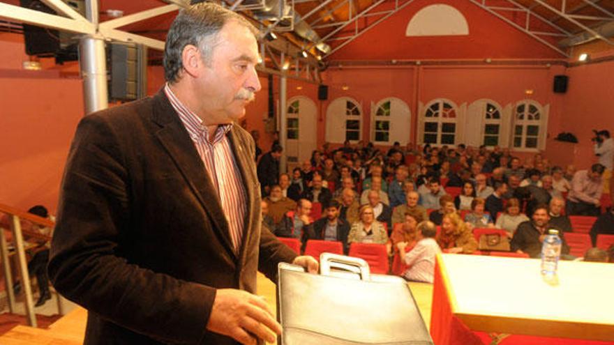 García Seoane, en una asamblea de Alternativa en mayo de 2015.