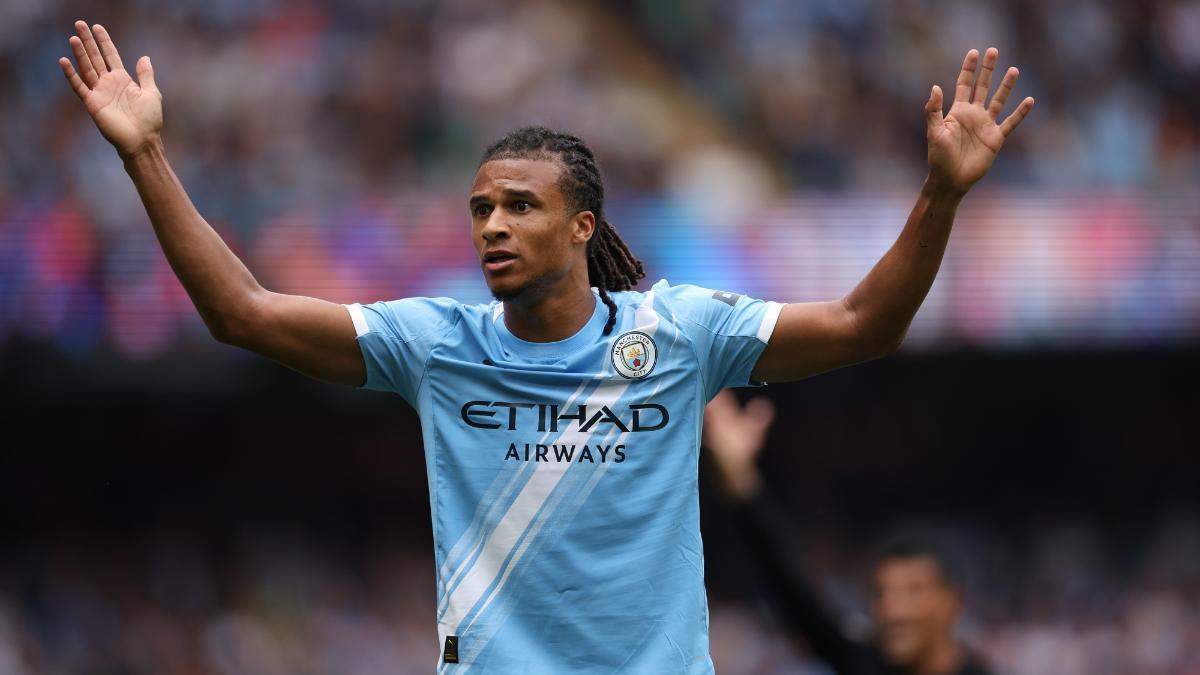 Uno de los goles de Aké con el Manchester City