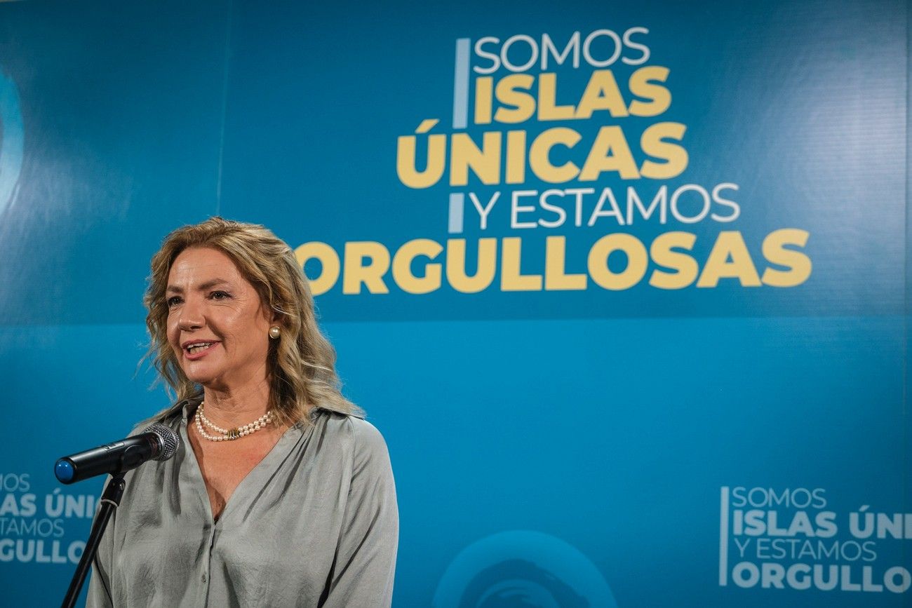 Acto institucional del Día de Canarias en el Teatro Guimerá