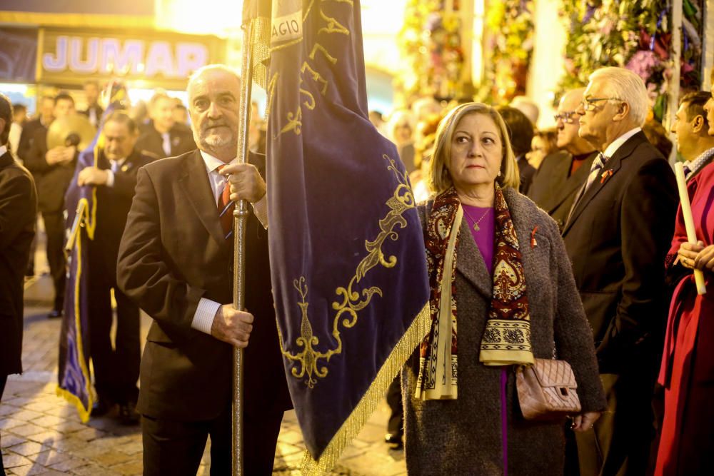 Varios momentos de la procesión que se celebró en honor al apóstol en Benidorm.