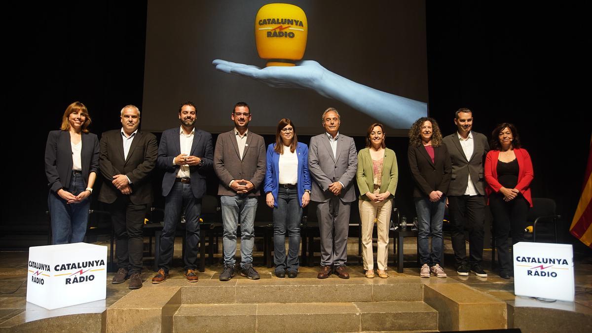 Els candidats gironins, amb els responsables de Catalunya Ràdio.