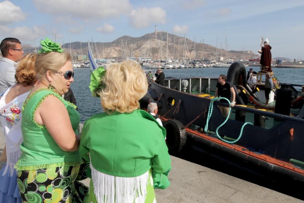 Desembarco de la nueva imagen de San Ginés de la Jara en Cartagena