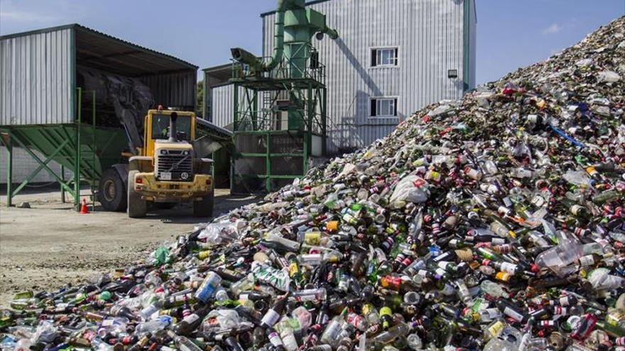 Aragón se marca el reto de reciclar el 50% de los residuos en el 2022