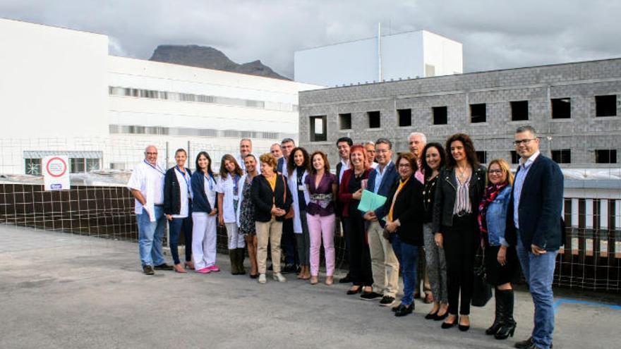 Visita de la consejera regional de Sanidad, Teresa Cruz Oval, al Hospital del Sur.