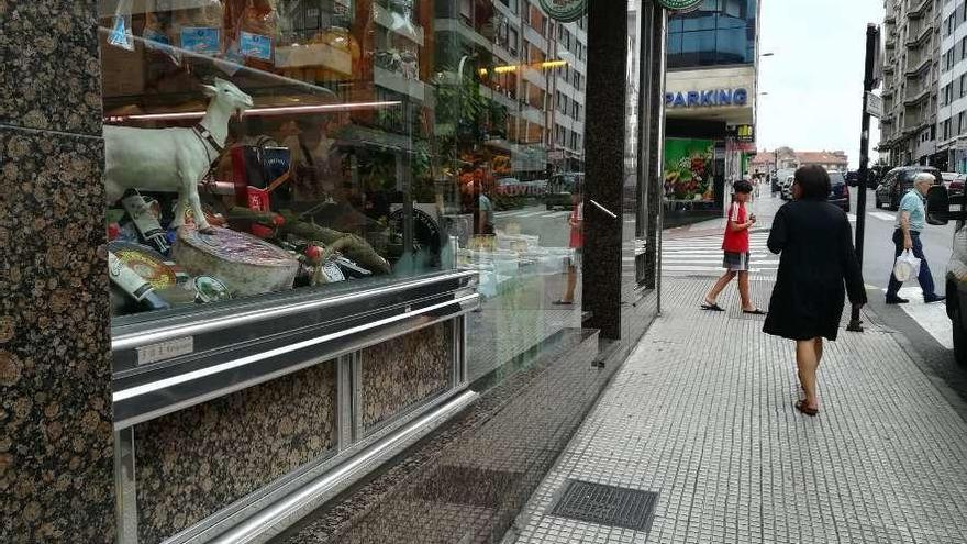 Carnicería donde ocurrió el accidente, en Pola de Siero.